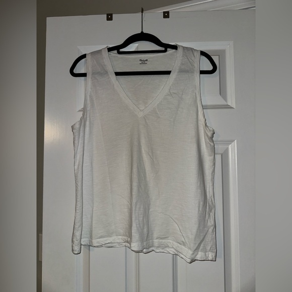 Madewell tank lot - Picture 2 of 3